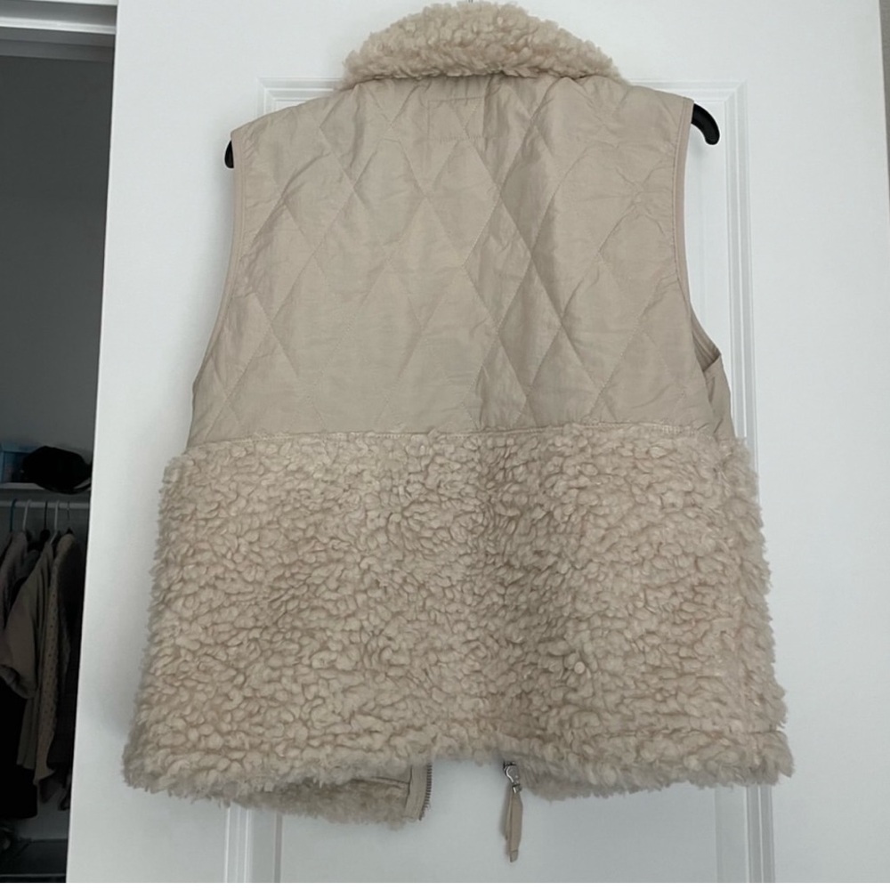 ABERCROMBIE SHERPA VEST - Picture 5 of 6